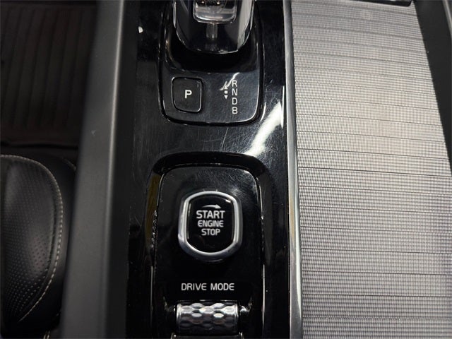 2019 Volvo XC60 Hybrid T8 R-Design