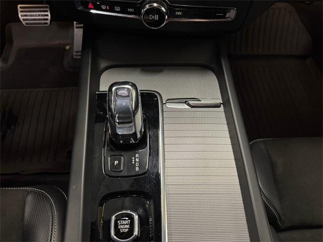 2019 Volvo XC60 Hybrid T8 R-Design