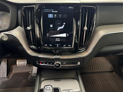 2019 Volvo XC60 Hybrid T8 R-Design