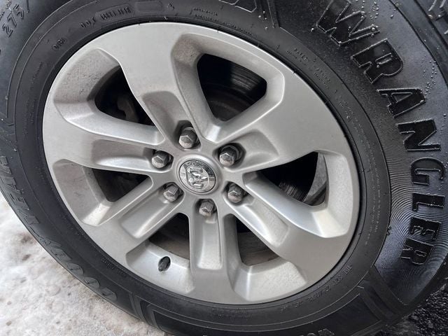 2022 RAM 1500 Laramie 5.7 Liter V* Hemi Crew Cab 4WD