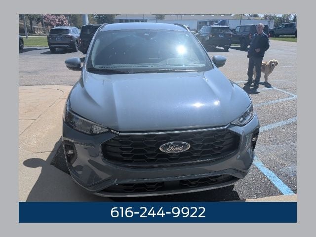 2023 Ford Escape ST-Line Select AWD Hybrid's photo