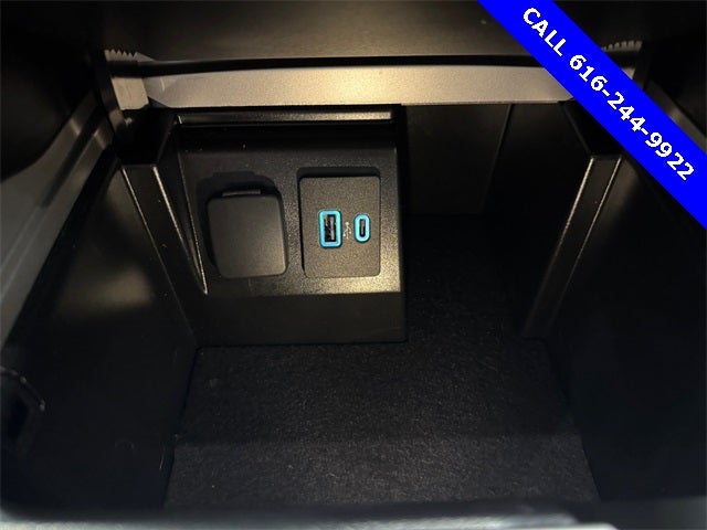 2022 Ford Explorer XLT 2.3 Liter Ecooost 4WD