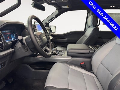 2025 Ford F-150 Lightning Lariat