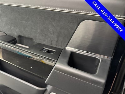 2025 Ford F-150 Lightning Platinum