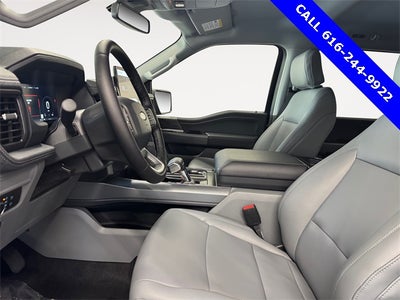 2025 Ford F-150 Lightning Flash