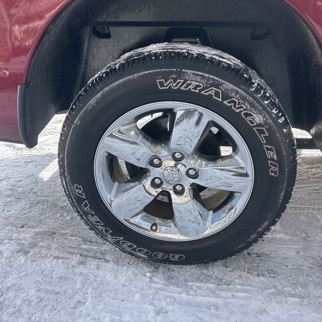 2018 RAM 1500 Big Horn 5.7 Liter V8 Hemi Crew Cab 4WD