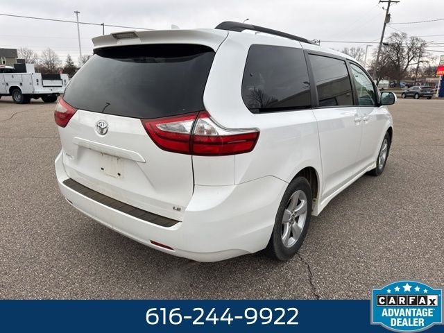 2018 Toyota Sienna LE 3.5 Liter V6 7 Passenger 3rd Row Seating