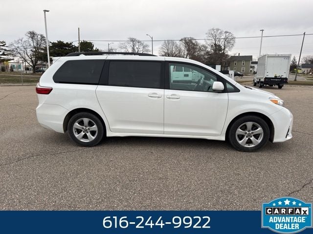 2018 Toyota Sienna LE 3.5 Liter V6 7 Passenger 3rd Row Seating