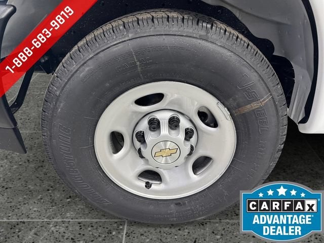 2025 Chevrolet Express Cargo WT