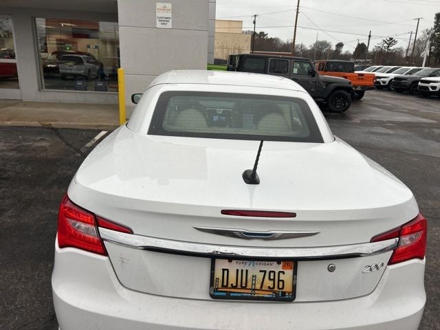 2011 Chrysler 200 Limited 3.6 Liter V6 2D Convertible Automatic