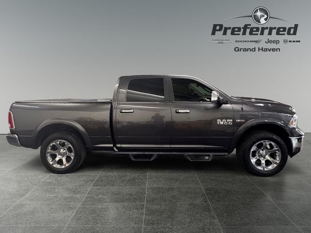 2016 RAM 1500 Laramie 5.7 Liter V8 Hemi Crew Cab 4WD