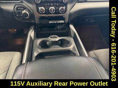 2022 RAM 1500 Big Horn Crew Cab 4x4 5'7' Box