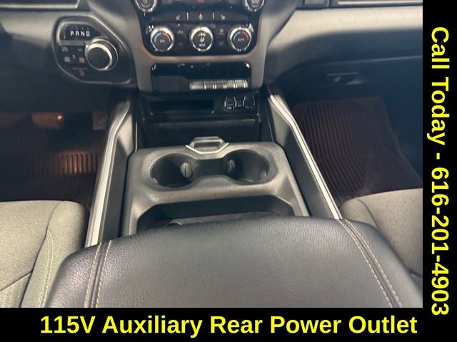 2022 RAM 1500 Big Horn Crew Cab 4x4 5'7' Box