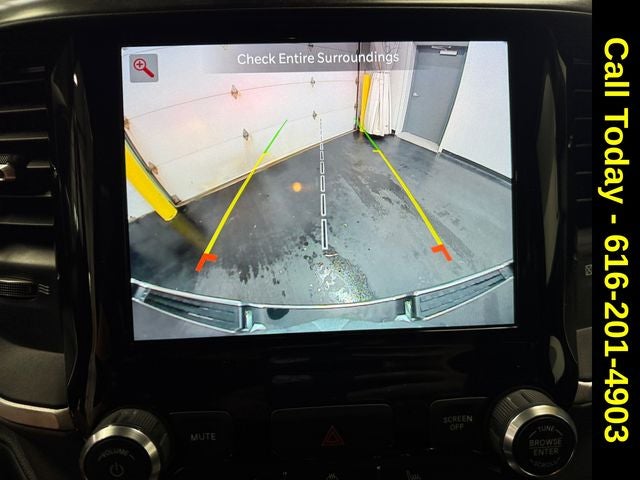 2022 RAM 1500 Big Horn Crew Cab 4x4 5'7' Box