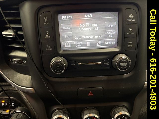 2022 RAM 1500 Big Horn Crew Cab 4x4 5'7' Box