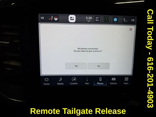 2022 RAM 1500 Laramie Crew Cab 4x4 5'7' Box