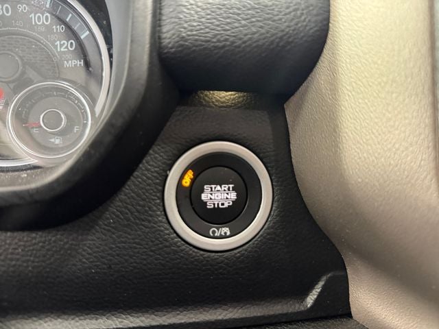 2019 RAM 1500 Laramie Crew Cab 4x4 5'7' Box