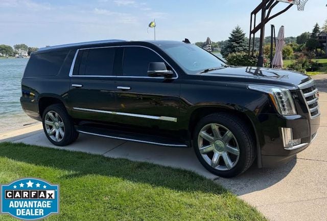 2018 Cadillac Escalade ESV Luxury 6.2 Liter V8 4WD