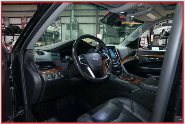 2018 Cadillac Escalade ESV Luxury 6.2 Liter V8 4WD