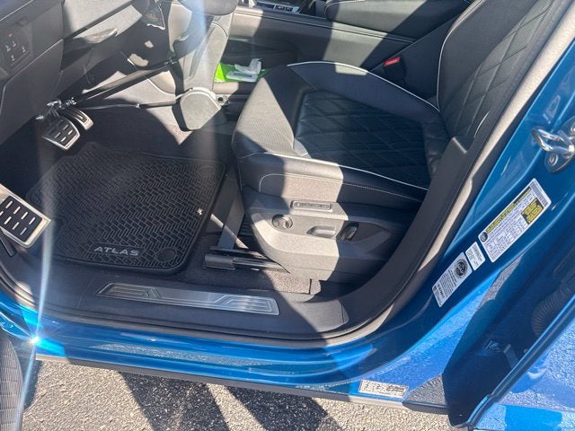 2024 Volkswagen Atlas Cross Sport 2.0T SEL Premium R-Line 2.0 Liter AWD