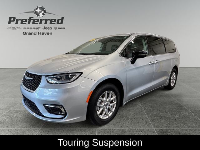 2024 Chrysler Pacifica Touring L 3.6 Liter V6 7 Passenger 3rd Row Seating