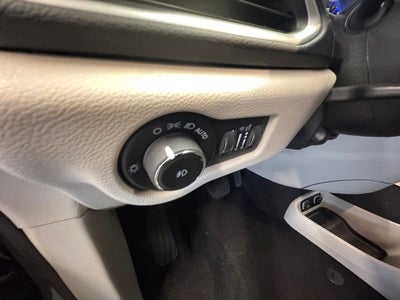 2020 Chrysler Pacifica Touring 3.6 Liter V6 7 Passenger 3rd Row Seating