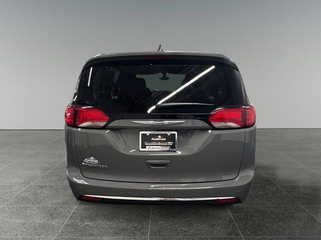2020 Chrysler Pacifica Touring 3.6 Liter V6 7 Passenger 3rd Row Seating