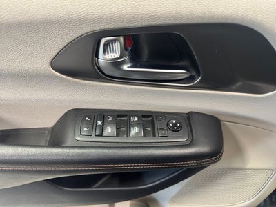 2020 Chrysler Pacifica Touring 3.6 Liter V6 7 Passenger 3rd Row Seating