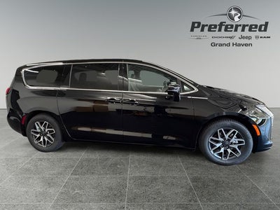 2027 Chrysler Pacifica Limited