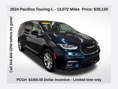 2024 Chrysler Pacifica Touring L 3.6 Liter V6 7 Passenger 3rd Row Seating AWD