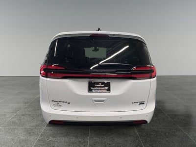 2025 Chrysler Pacifica Limited AWD