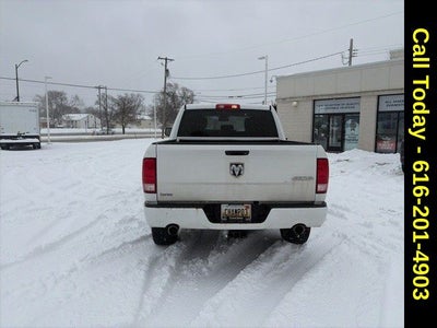 2018 RAM 1500 Express Crew Cab 4x4 5'7' Box