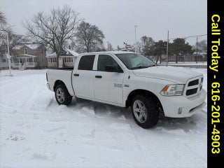 2018 RAM 1500 Express Crew Cab 4x4 5'7' Box