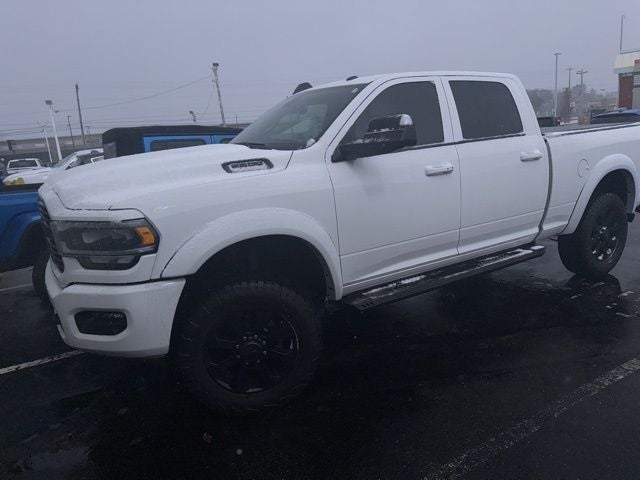 2022 RAM 2500 Laramie Crew Cab 4x4 6'4' Box