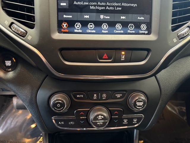 2022 Jeep Cherokee Latitude Lux 3.2 Liter V6 4WD