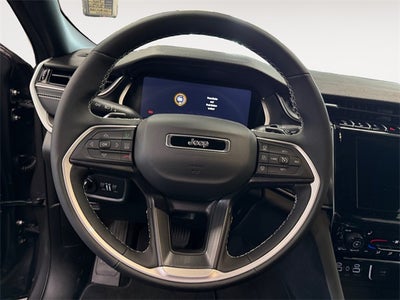 2025 Jeep Grand Cherokee Laredo X 4x4