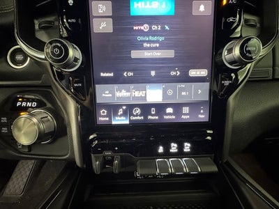 2026 RAM 1500 Laramie Crew Cab 4x4 5'7' Box