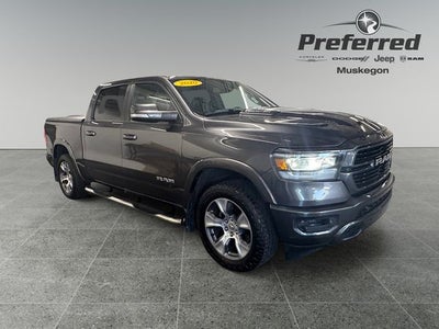 2020 RAM 1500 Laramie Crew Cab 4x4 5'7' Box