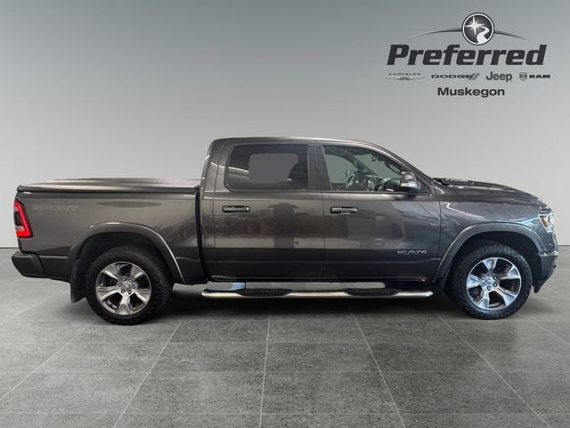 2020 RAM 1500 Laramie Crew Cab 4x4 5'7' Box