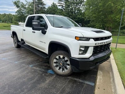 2023 Chevrolet Silverado 2500HD Custom 6.6 Liter V8 Crew Cab Crew Cab 4WD