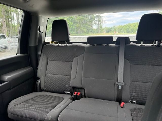 2023 Chevrolet Silverado 2500HD Custom 6.6 Liter V8 Crew Cab Crew Cab 4WD