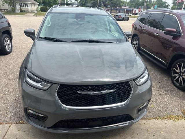 2021 Chrysler Pacifica Touring L 3.6 Liter V6 7 Passenger 3rd Row Seating