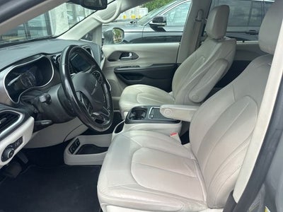 2021 Chrysler Pacifica Touring L 3.6 Liter V6 7 Passenger 3rd Row Seating