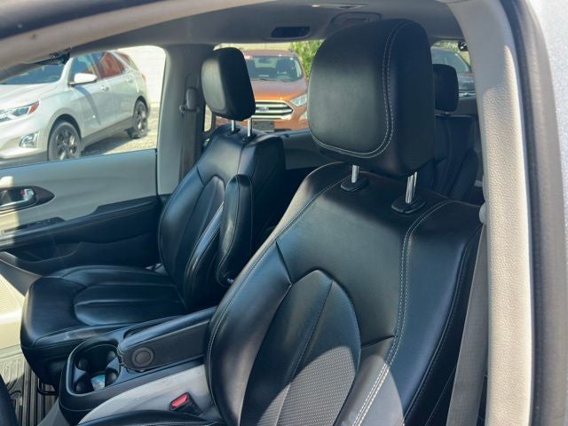 2021 Chrysler Voyager LXI