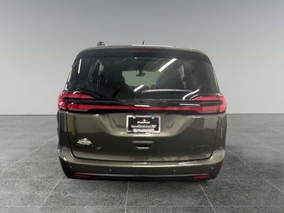 2027 Chrysler Pacifica Limited