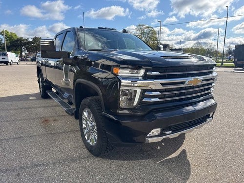 2022 Chevrolet Silverado 2500HD High Country 6.6 Liter V8 Turbodiesel Crew Cab 4WD