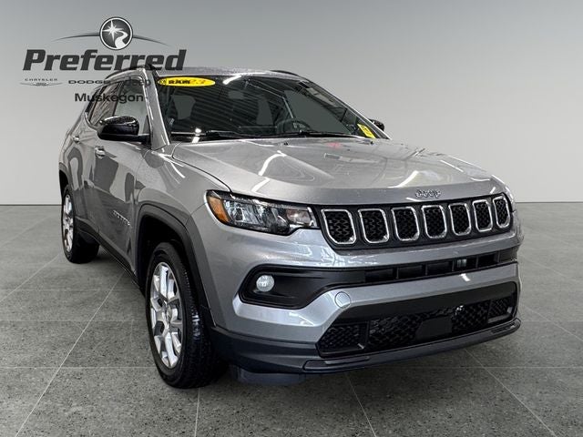 2023 Jeep Compass Latitude Lux FWD