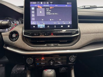 2023 Jeep Compass Latitude Lux FWD