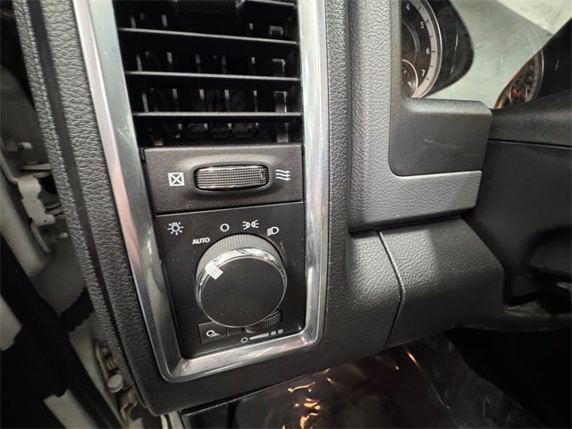 2018 RAM 1500 SLT Regular Cab 4x4 8' Box