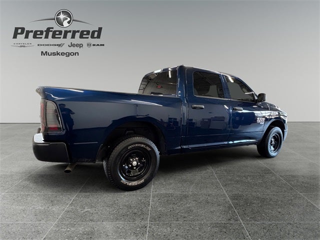 2020 RAM 1500 Classic Tradesman Crew Cab 4x4 5'7' Box